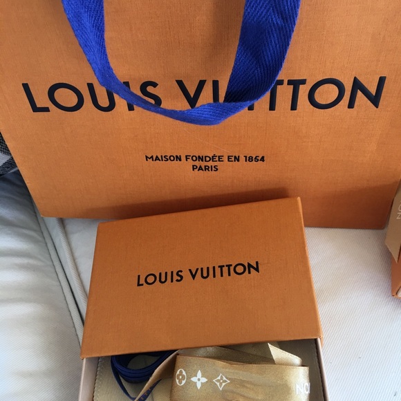 Empty box - Picture 2 of 3